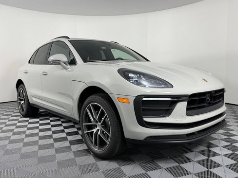 Certified 2026 Porsche Macan AWD/4WD image 7