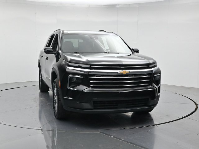 Used 2025 Chevrolet Traverse LT AWD/4WD image 4