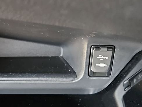 Used 2019 Toyota C-HR XLE image 35