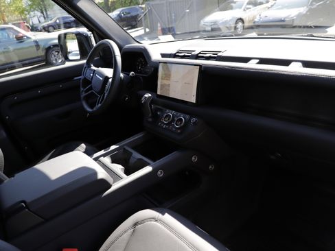 Certified 2025 Land Rover Defender 110 S AWD/4WD image 13