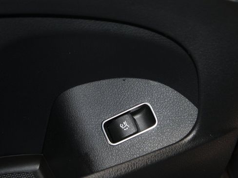 Used 2025 Mercedes-Benz GLE 450 4MATIC image 12