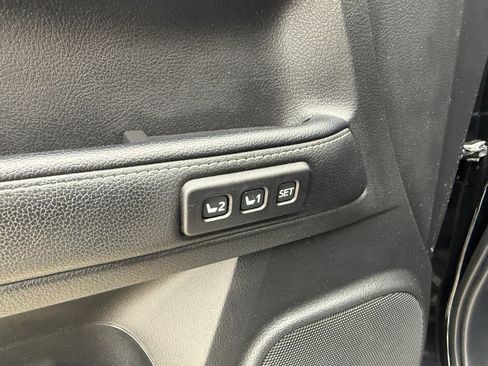 Used 2020 Toyota 4Runner Limited image 14