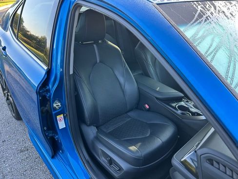 Used 2019 Toyota Camry XSE image 15