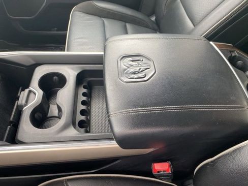Used 2022 RAM 1500 Laramie AWD/4WD image 18