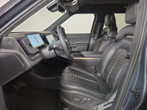 Used 2025 Rivian R1S Adventure AWD/4WD image 20