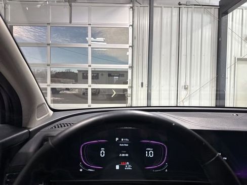 Used 2024 Kia Sportage EX image 9