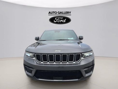 Used 2025 Jeep Grand Cherokee Laredo X RWD image 2