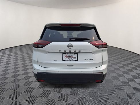 Used 2024 Nissan Rogue SV AWD/4WD image 5