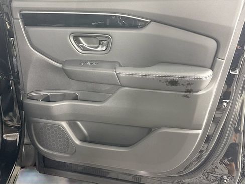 Used 2023 Honda Pilot Touring image 27