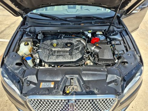 Used 2020 Lincoln MKZ w/ Convenience Package FWD image 16