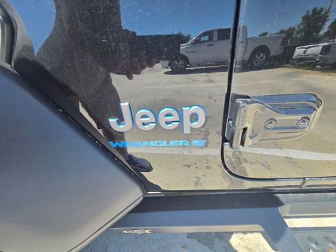 Certified 2023 Jeep Wrangler Unlimited Rubicon 4xe w/ Cold Weather Group AWD/4WD image 24