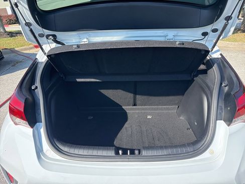 Used 2020 Hyundai Veloster 2.0 image 14