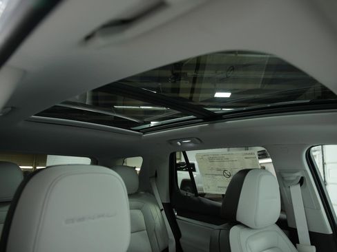 New 2026 GMC Terrain Denali w/ LPO, Black Badging Package image 17