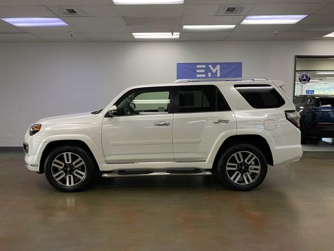 Used 2020 Toyota 4Runner Limited AWD/4WD image 11