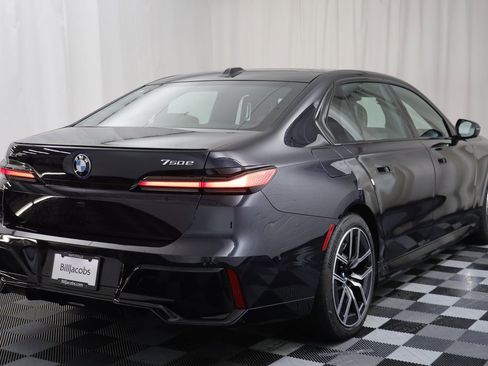 Certified 2025 BMW 750e xDrive w/ Executive Package image 17