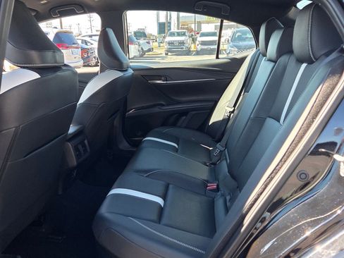 Used 2025 Toyota Camry SE image 6