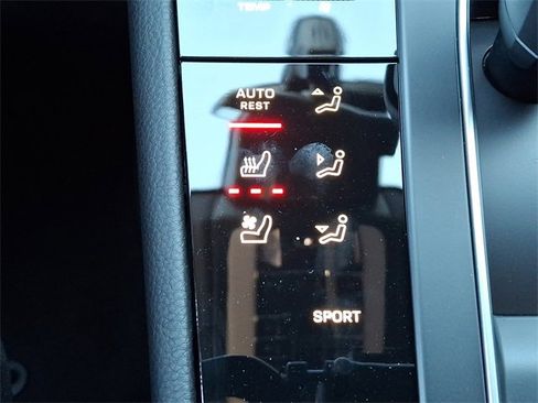 New 2025 Porsche Macan image 21