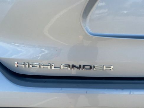 Used 2025 Toyota Highlander XSE AWD/4WD image 8