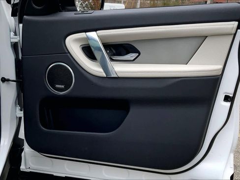 Used 2025 Land Rover Discovery Sport Dynamic SE image 22