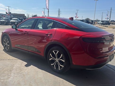 Used 2023 Toyota Crown Limited image 7