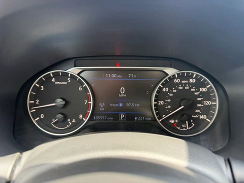 Used 2022 Nissan Altima 2.5 SR FWD image 11