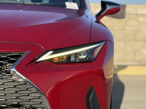 Certified 2022 Lexus IS 300 image 7