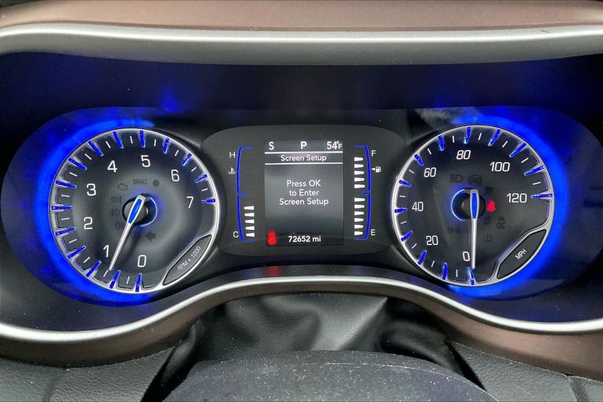 Used 2023 Chrysler Voyager LX FWD image 20