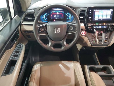 Used 2018 Honda Odyssey EX-L image 11