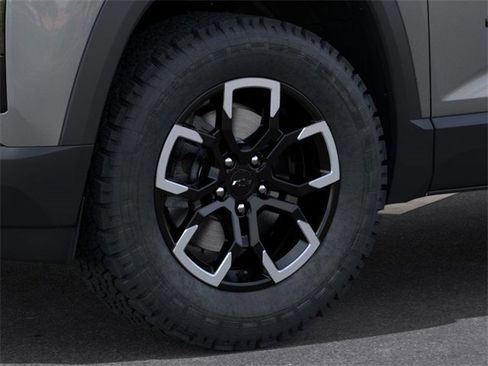 New 2026 Chevrolet Equinox ACTIV w/ Convenience Package III image 9