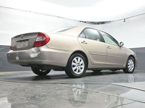 Used 2004 Toyota Camry XLE FWD image 30