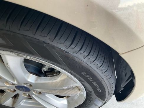 Used 2018 Ford Fusion SE FWD image 25