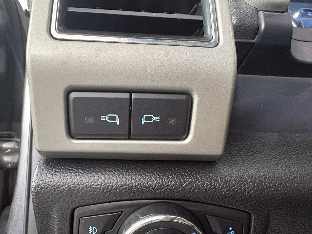 Used 2017 Ford F150 Lariat AWD/4WD image 18