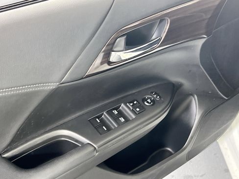 Used 2017 Honda Accord Hybrid Sedan image 17