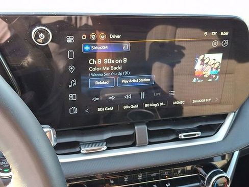 Used 2025 Chevrolet Equinox LT FWD image 11
