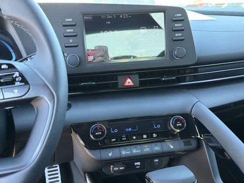 New 2026 Hyundai Elantra SEL Sport FWD image 21