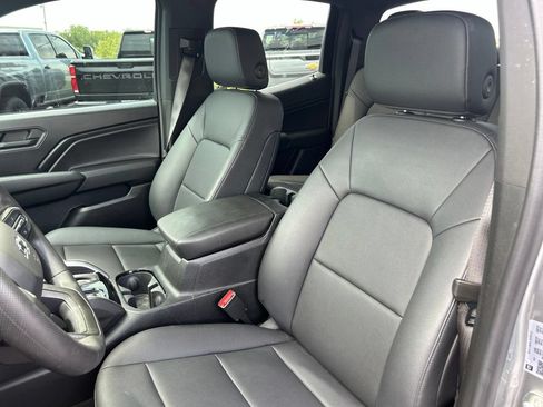 Used 2024 Chevrolet Colorado Trail Boss AWD/4WD image 17