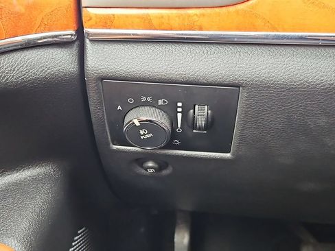 Used 2012 Jeep Grand Cherokee Overland AWD/4WD image 18