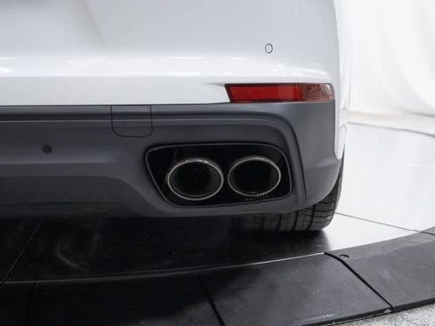 Certified 2024 Porsche Panamera 4 image 34
