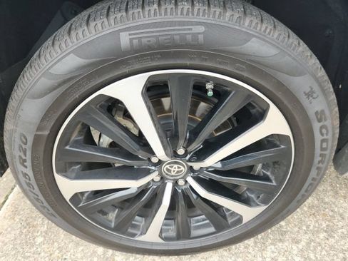 Used 2022 Toyota Highlander XSE FWD image 15