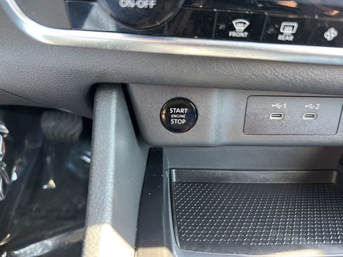 Used 2025 Nissan Rogue SV image 20