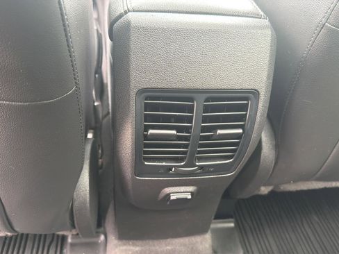 Used 2018 Ford Escape SE w/ SE Sport Appearance Package image 29