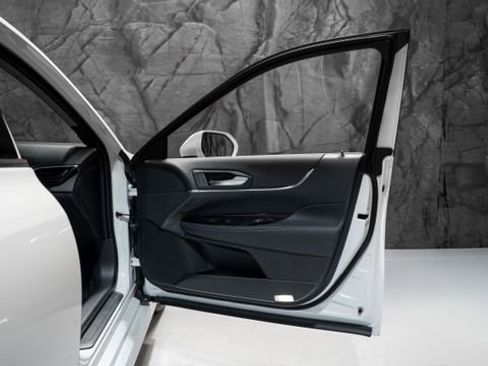 Used 2024 Toyota Mirai w/ Advanced Technology Package RWD image 7