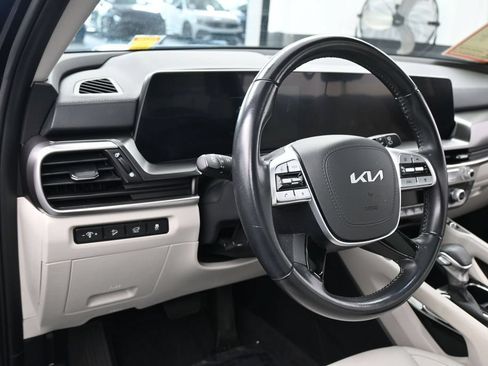 Used 2025 Kia Telluride S FWD image 15