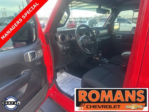 Used 2022 Jeep Gladiator Sport image 9