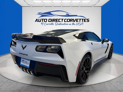 Used 2018 Chevrolet Corvette Z06 w/ Carbon 65 Edition RWD image 16