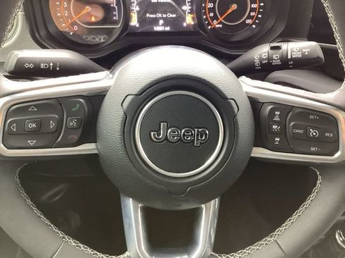 Certified 2025 Jeep Wrangler Unlimited Sahara AWD/4WD image 12