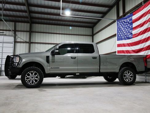 Used 2020 Ford F350 Lariat w/ Lariat Ultimate Package AWD/4WD image 5