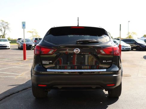 Used 2018 Nissan Rogue Sport SL w/ SL Premium Package image 6