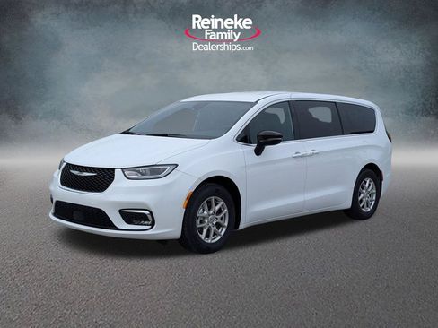 Used 2025 Chrysler Pacifica Select FWD image 1