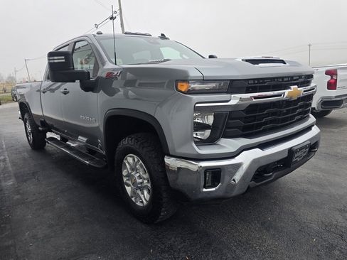 Used 2024 Chevrolet Silverado 2500 LT w/ Convenience Package image 10